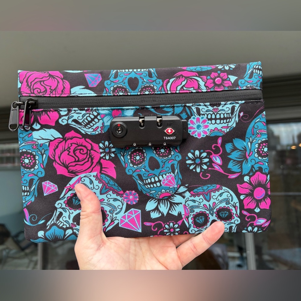 Smell Proof/Odor Proof Floral Skull Pattern Pouch with Lock - Picture 4 of 5